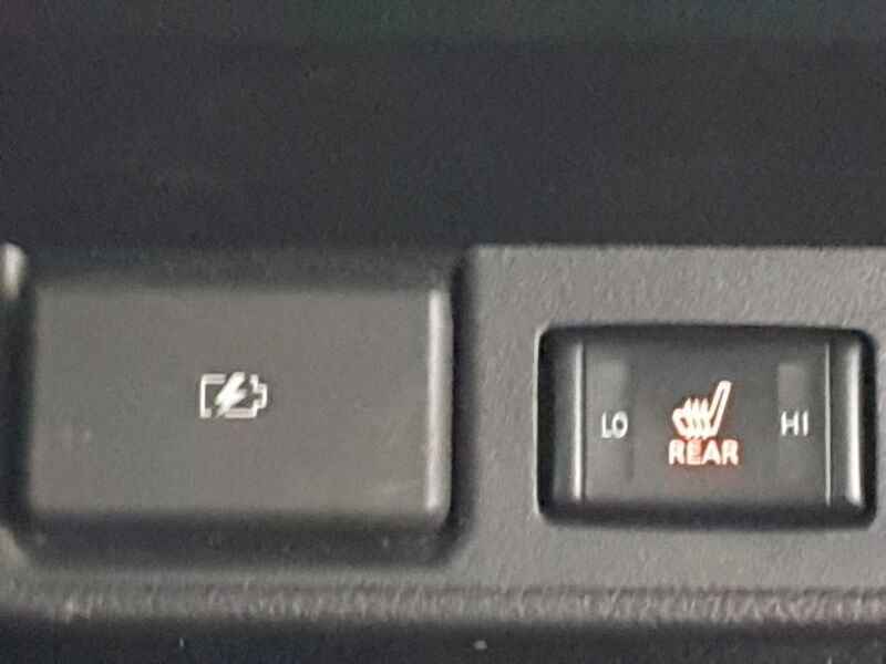 More views of Nissan Leaf