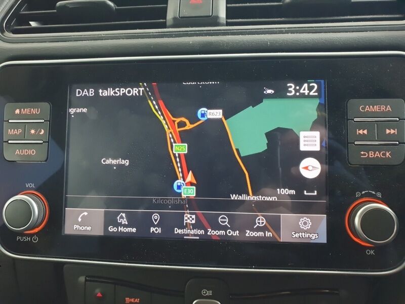 More views of Nissan Leaf