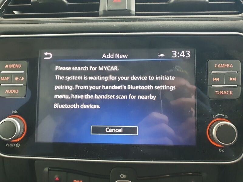 More views of Nissan Leaf