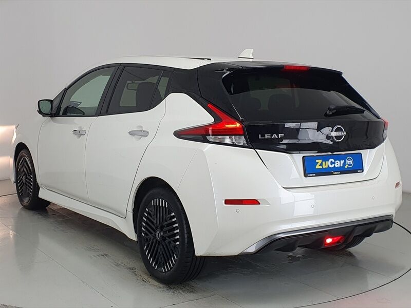 More views of Nissan Leaf