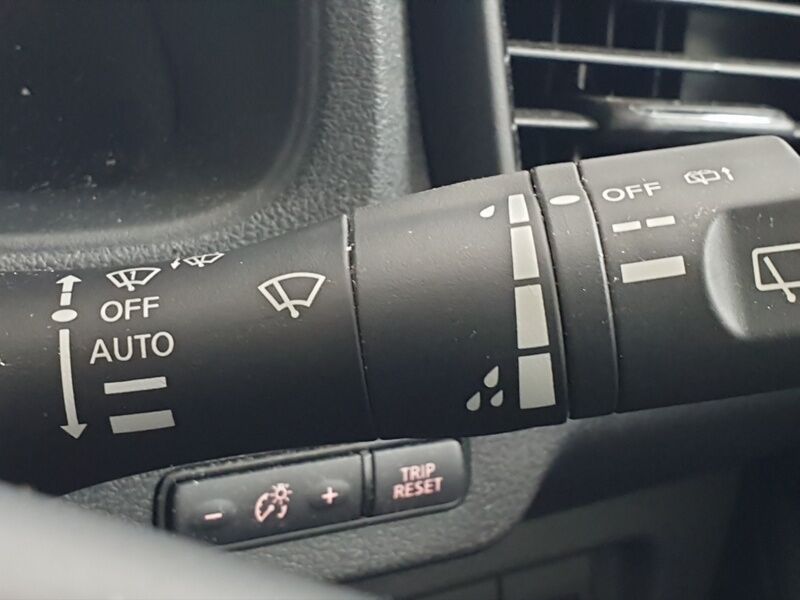 More views of Nissan Leaf