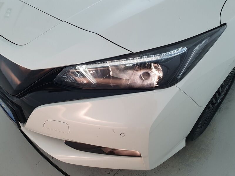 More views of Nissan Leaf