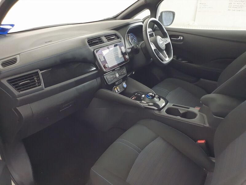 More views of Nissan Leaf