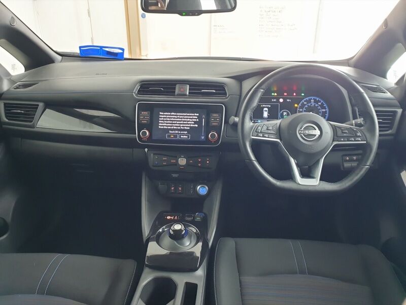 More views of Nissan Leaf