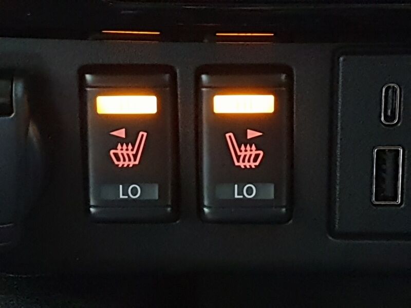 More views of Nissan Leaf