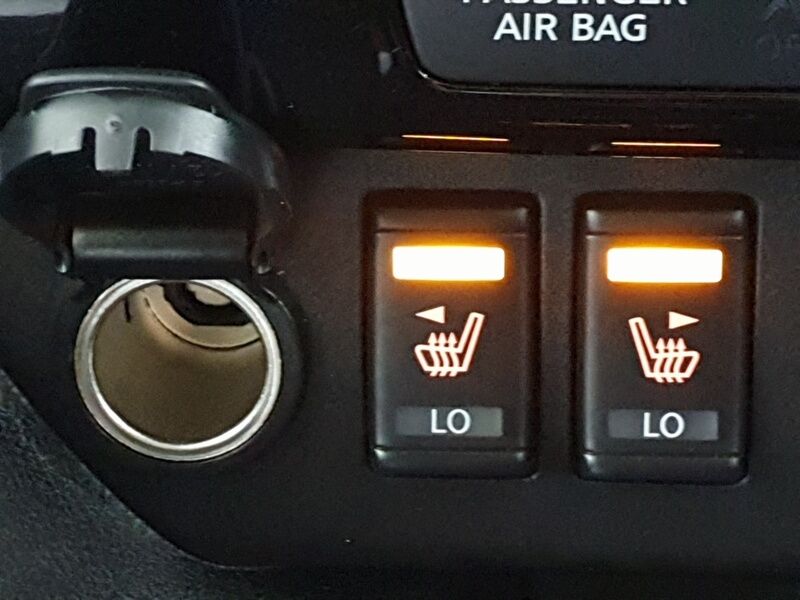 More views of Nissan Leaf