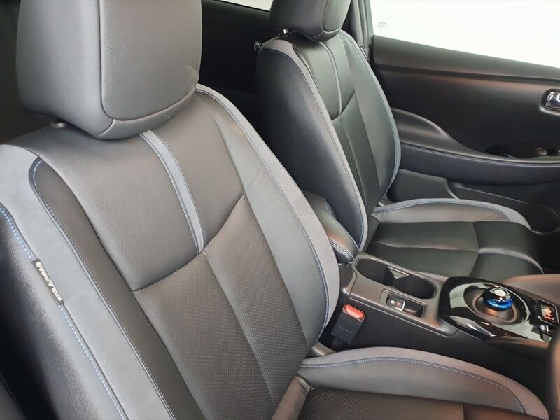 More views of Nissan Leaf