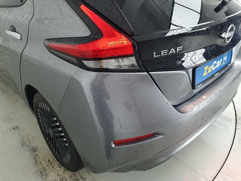 More views of Nissan Leaf