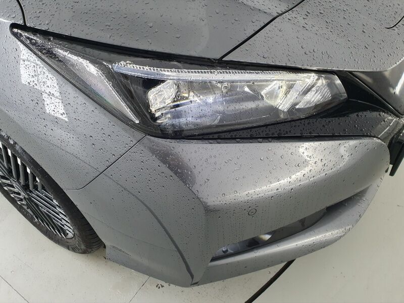 More views of Nissan Leaf