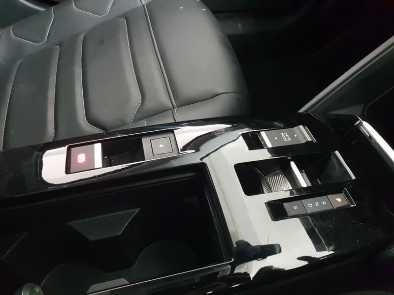 More views of Citroen e-C4