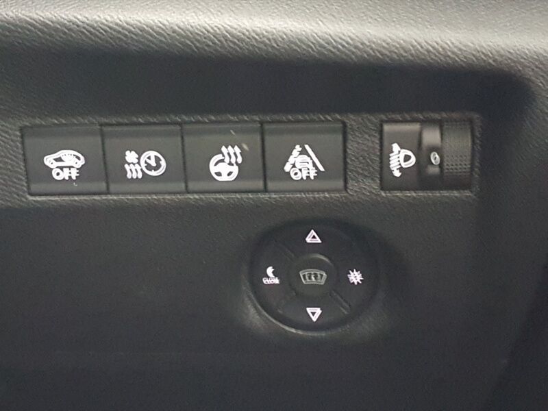 More views of Citroen e-C4