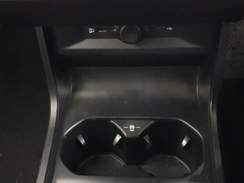 More views of MG MG4