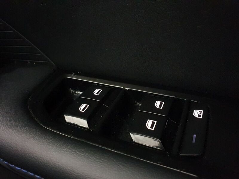 More views of MG MG4