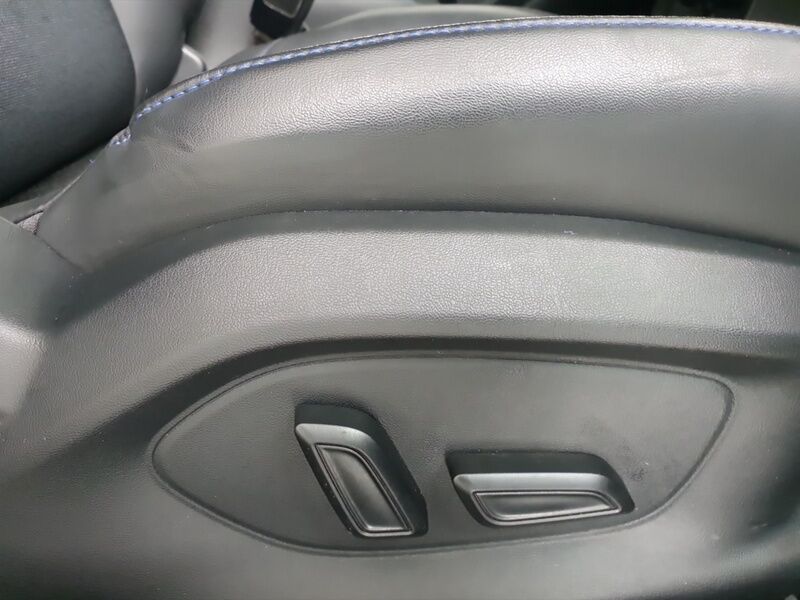 More views of MG MG4