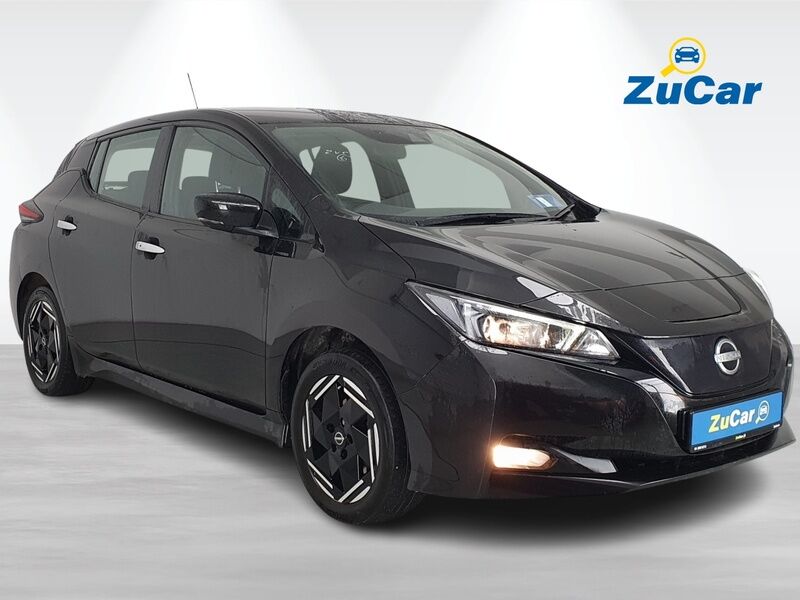 More views of Nissan Leaf