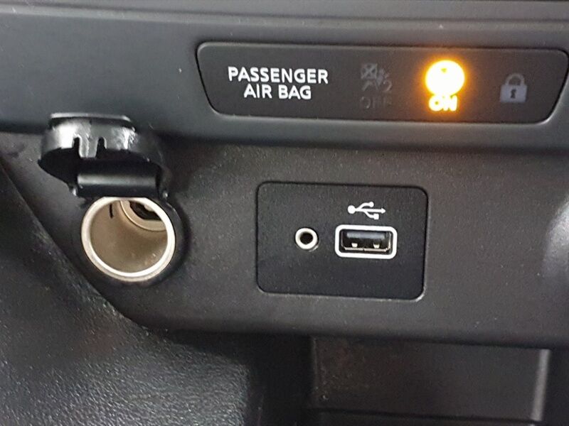 More views of Nissan Leaf