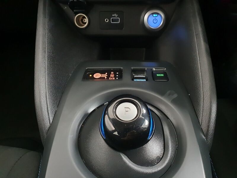 More views of Nissan Leaf