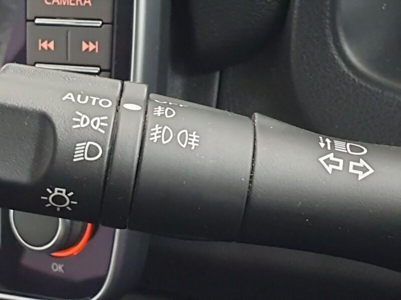 More views of Nissan Leaf