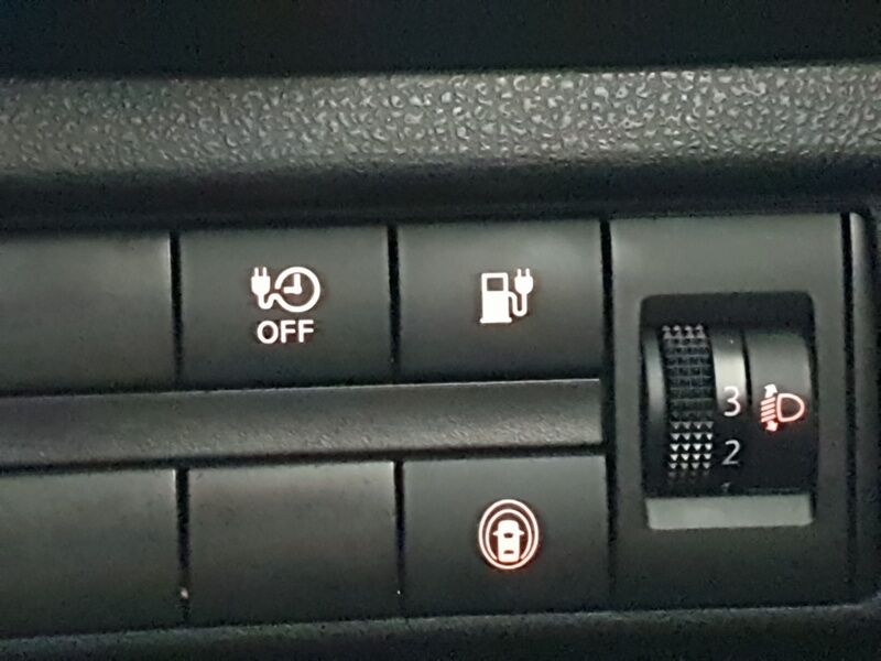 More views of Nissan Leaf