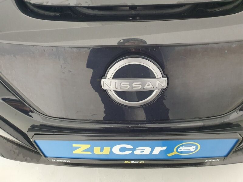 More views of Nissan Leaf