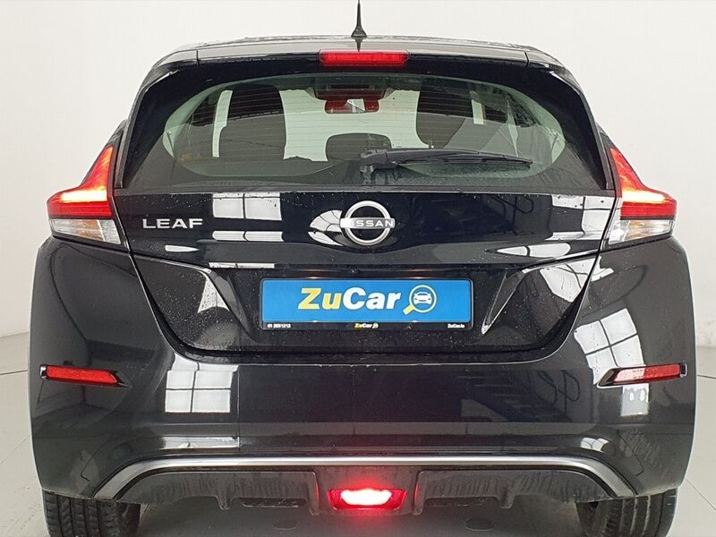 More views of Nissan Leaf