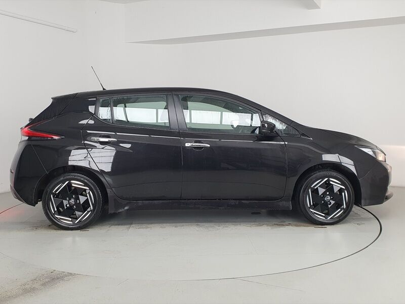 More views of Nissan Leaf