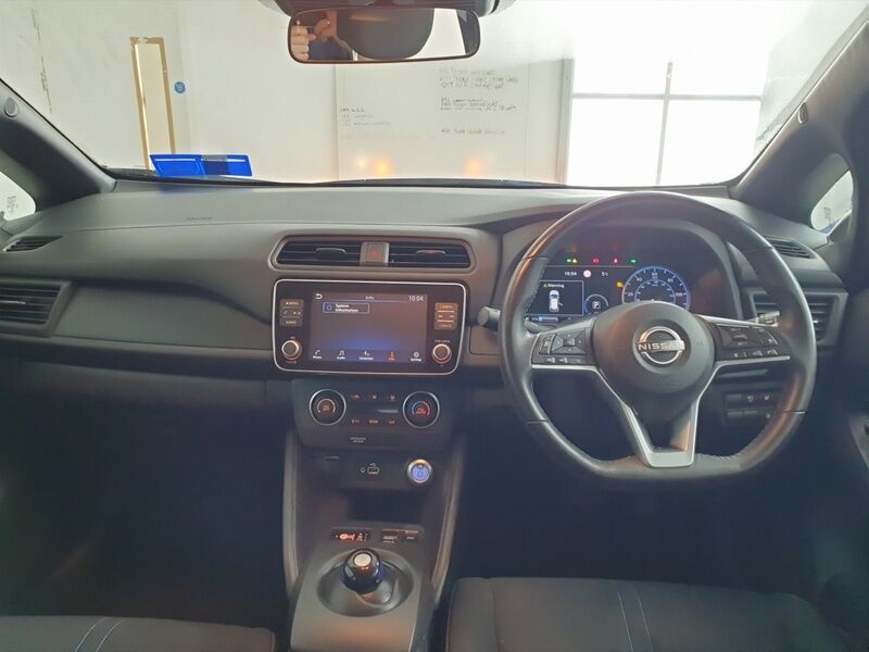 More views of Nissan Leaf