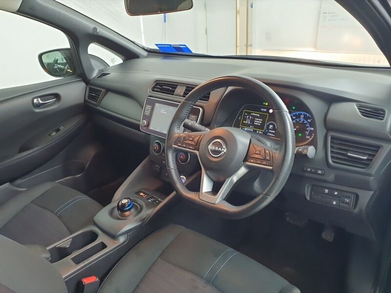 More views of Nissan Leaf