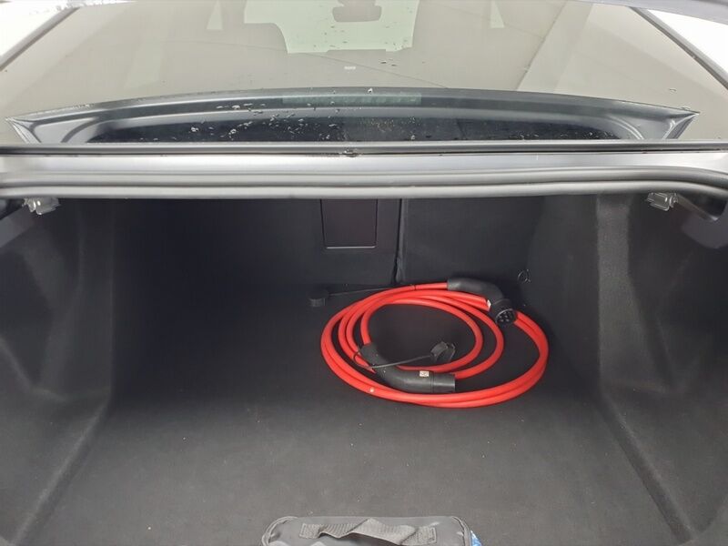 More views of Citroen e-C4 X