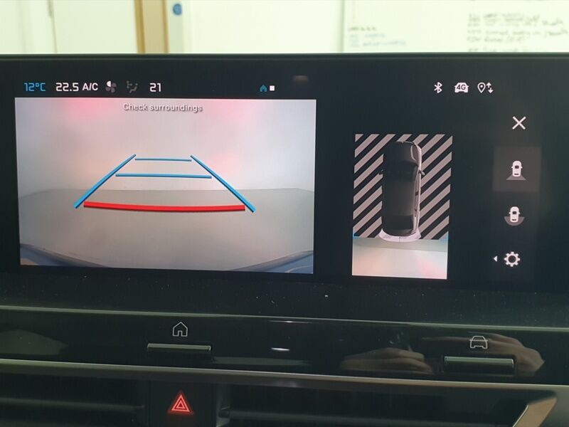 More views of Citroen e-C4 X