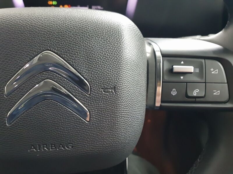 More views of Citroen e-C4 X