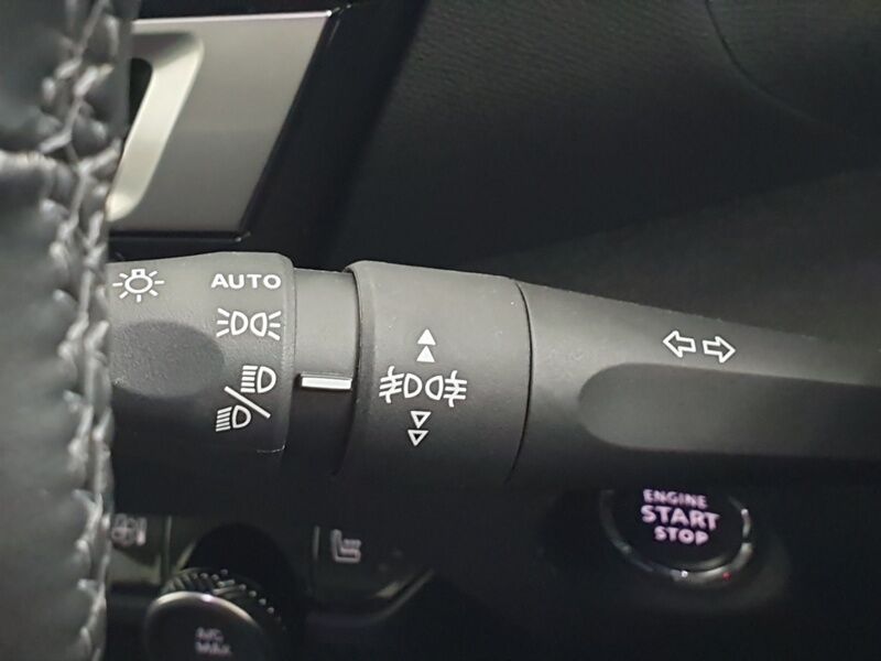 More views of Citroen e-C4 X