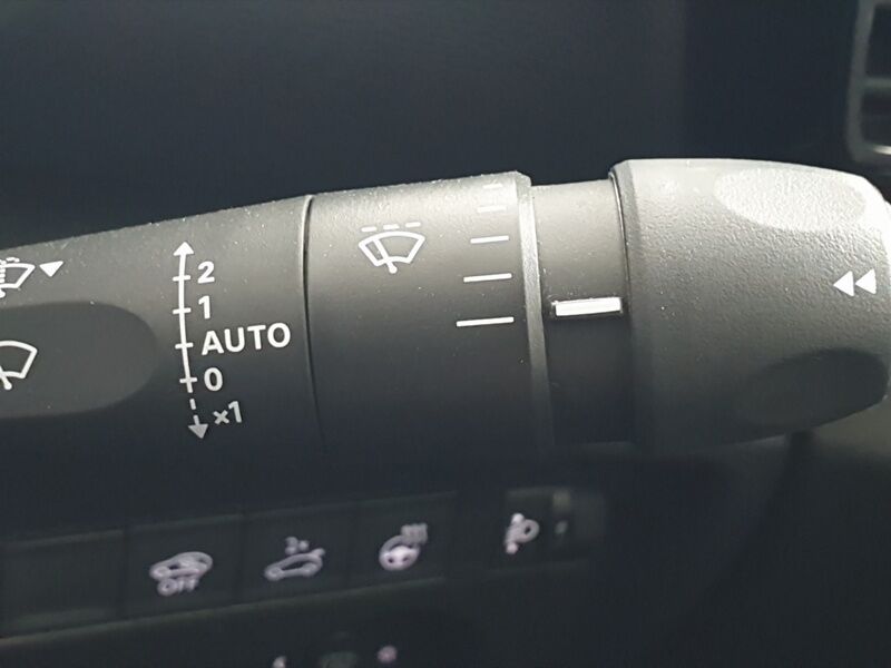 More views of Citroen e-C4 X