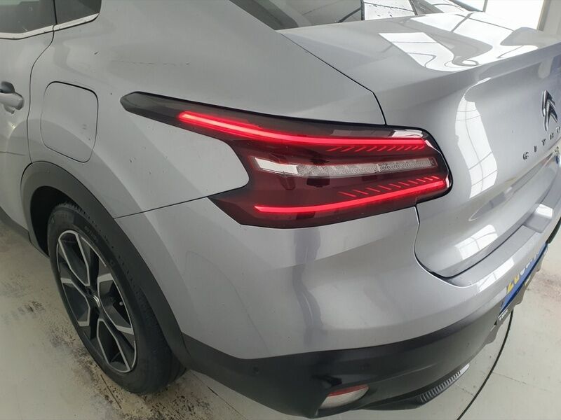 More views of Citroen e-C4 X