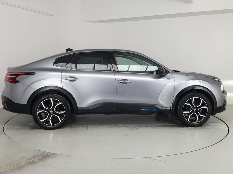 More views of Citroen e-C4 X