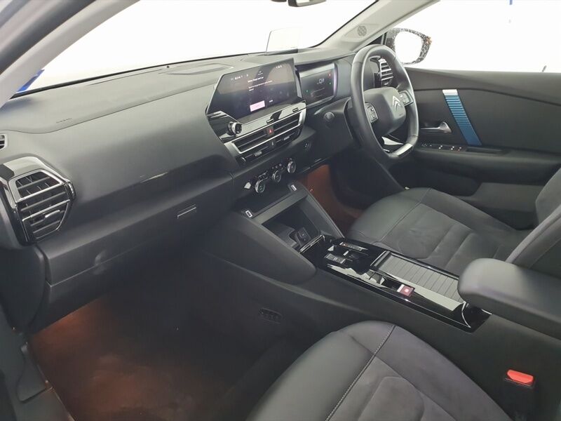 More views of Citroen e-C4 X