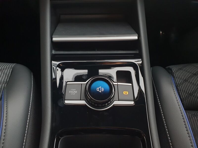 More views of Volkswagen Tiguan