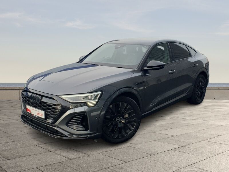 More views of Audi Q8 e-tron