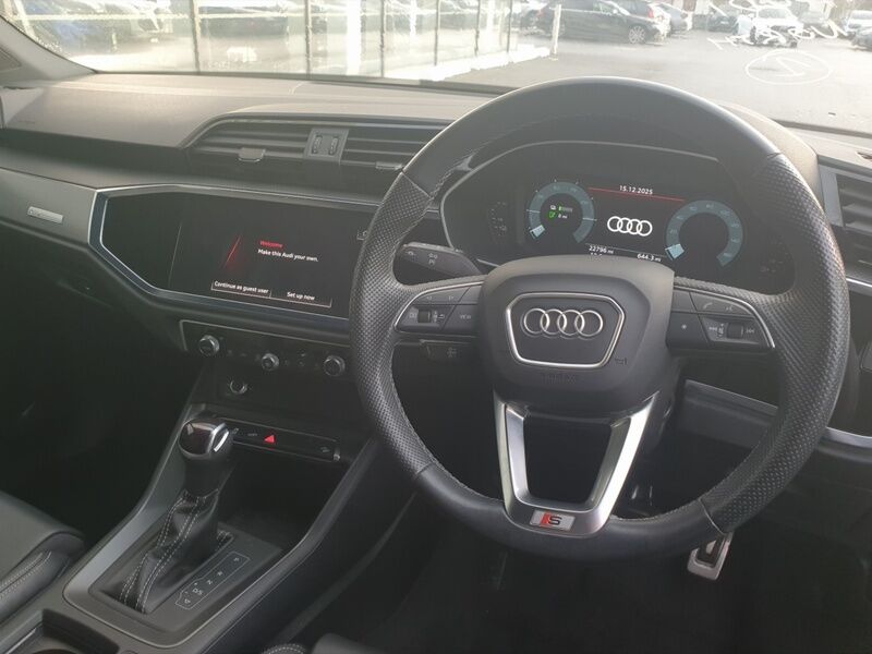More views of Audi Q3