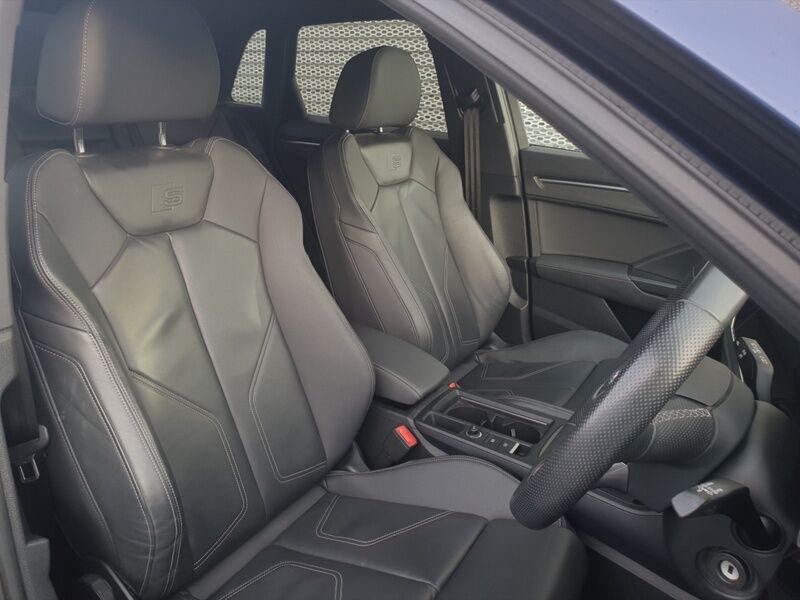 More views of Audi Q3