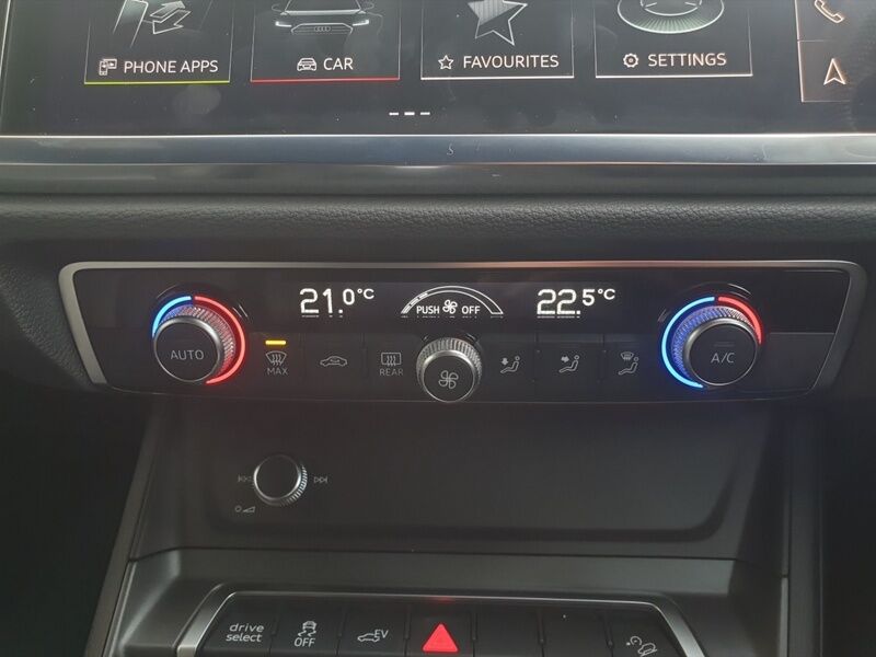 More views of Audi Q3