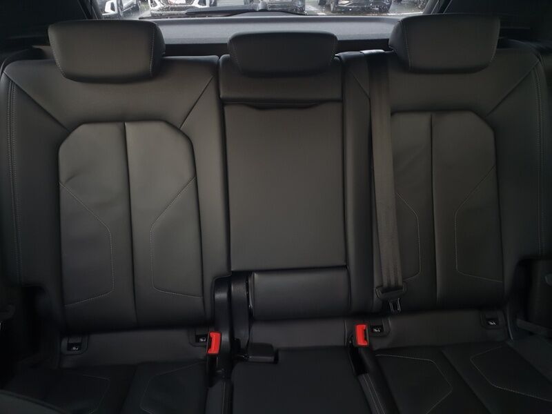 More views of Audi Q3