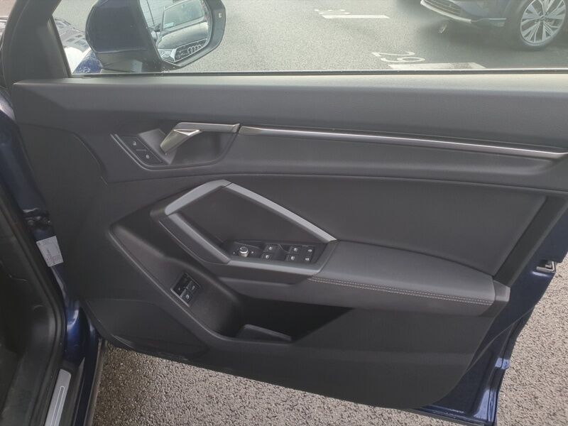 More views of Audi Q3