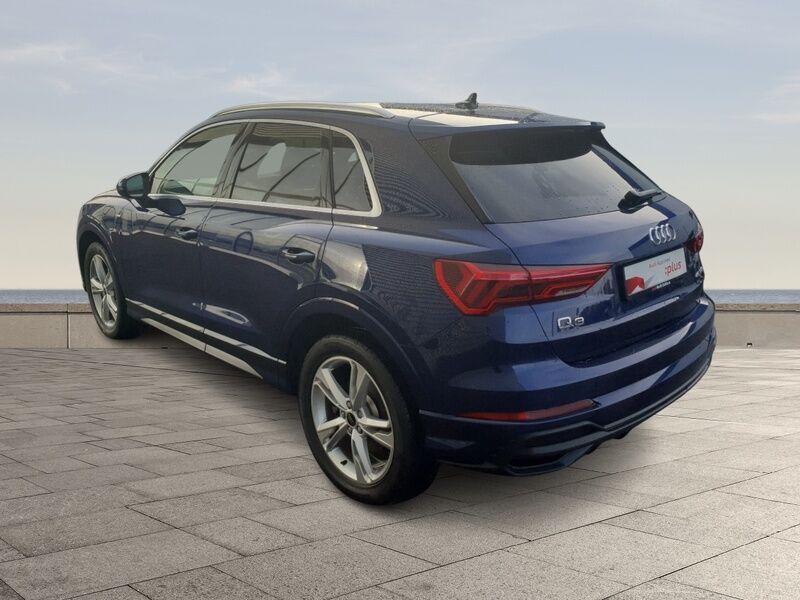 More views of Audi Q3