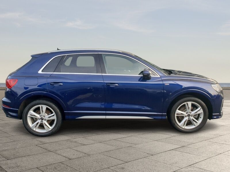 More views of Audi Q3