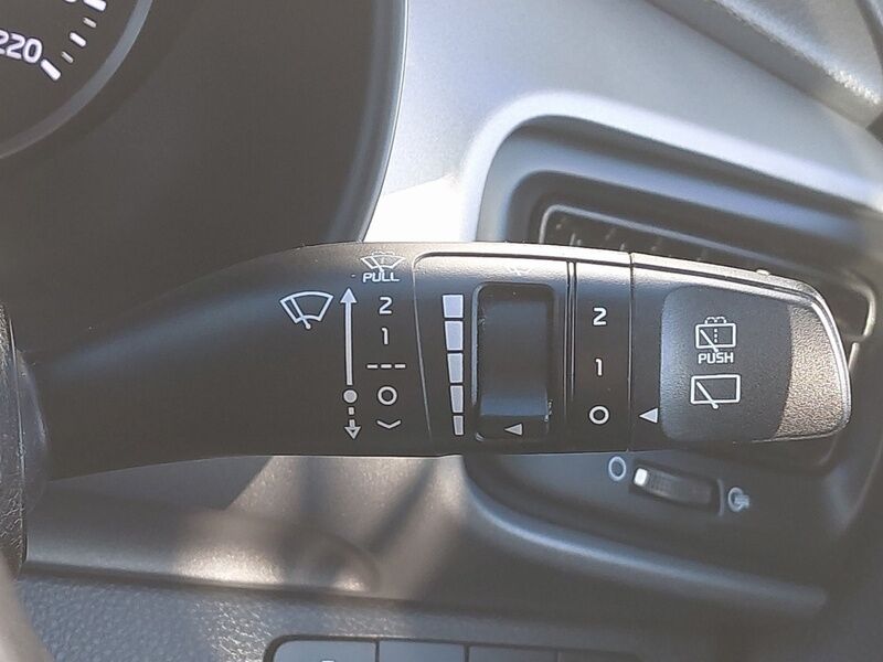 More views of Kia Stonic