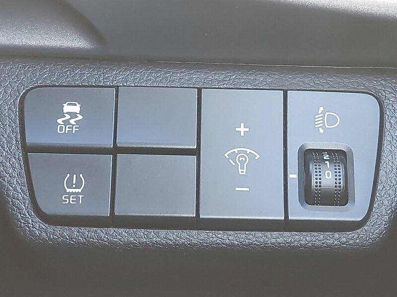 More views of Kia Stonic