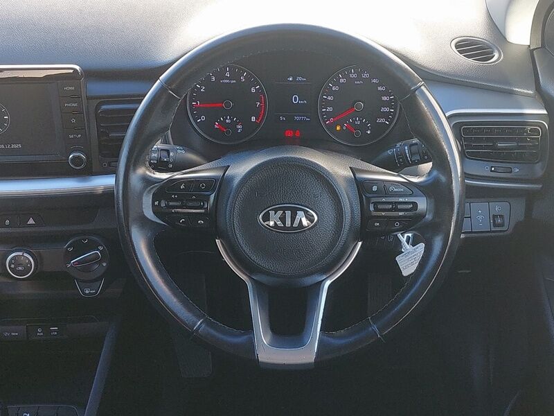 More views of Kia Stonic