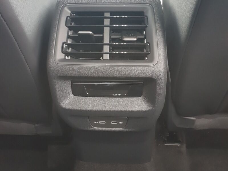 More views of Volkswagen Tiguan