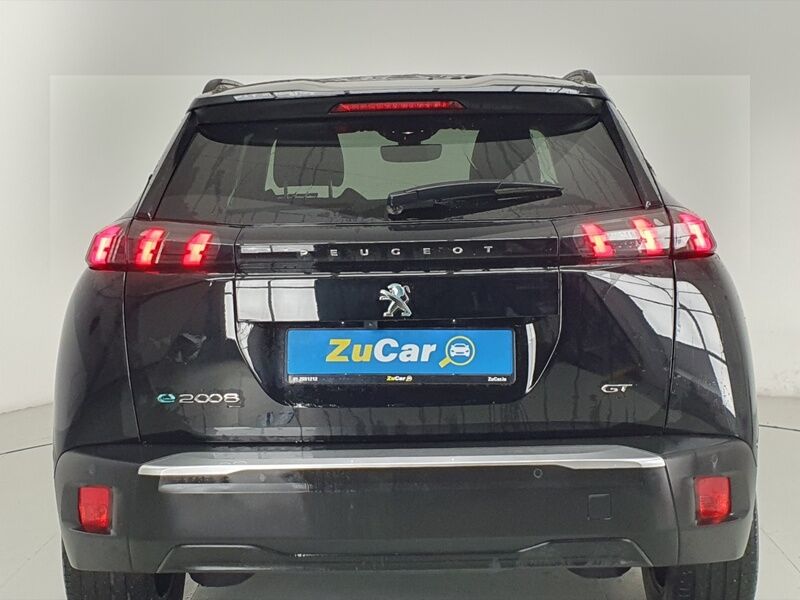 More views of Peugeot 2008